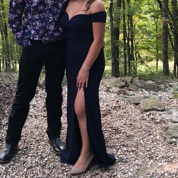 Formal dress - Picture 1 of 5